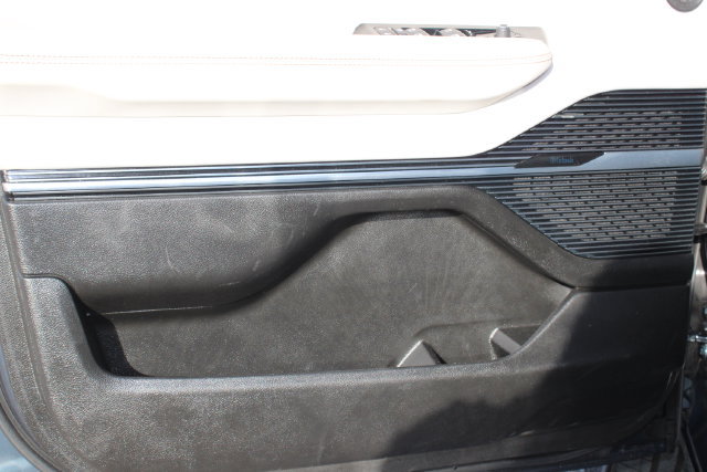 Used 2023 Jeep Grand Wagoneer L 4WD w/ Flexible Seating Group image 11