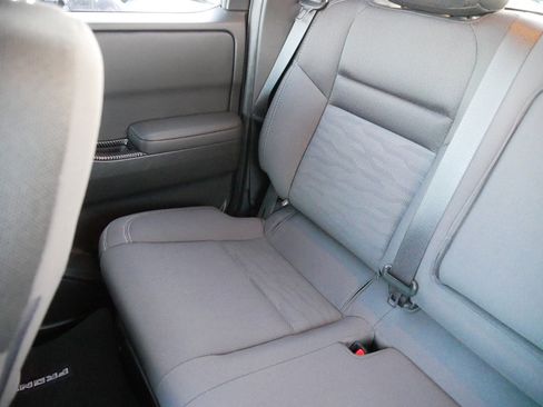 Certified 2024 Nissan Frontier SV w/ SV Convenience Package image 12