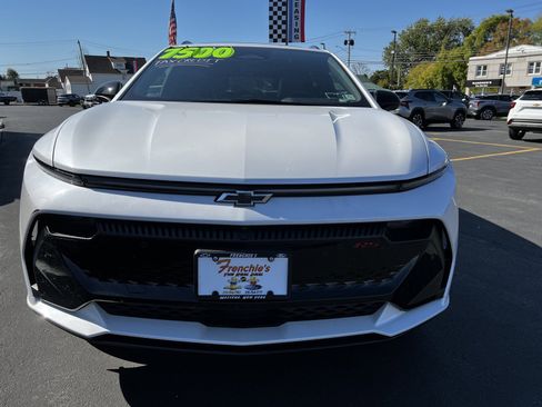 Used 2025 Chevrolet Equinox EV RS image 2