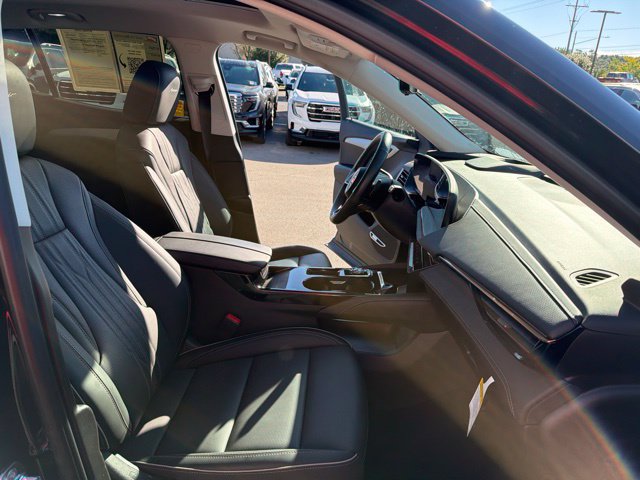 Certified 2025 Buick Envision Avenir AWD/4WD image 28