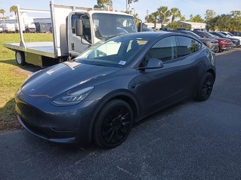 Used 2021 Tesla Model Y Long Range image 2