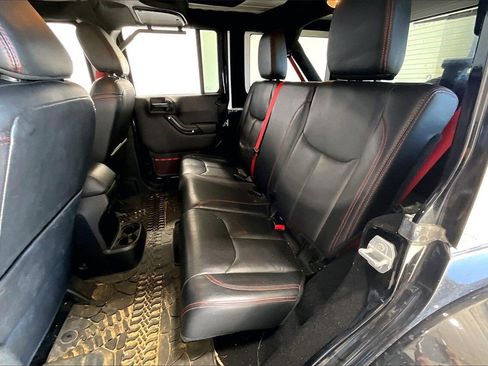 Used 2017 Jeep Wrangler Unlimited Rubicon image 24