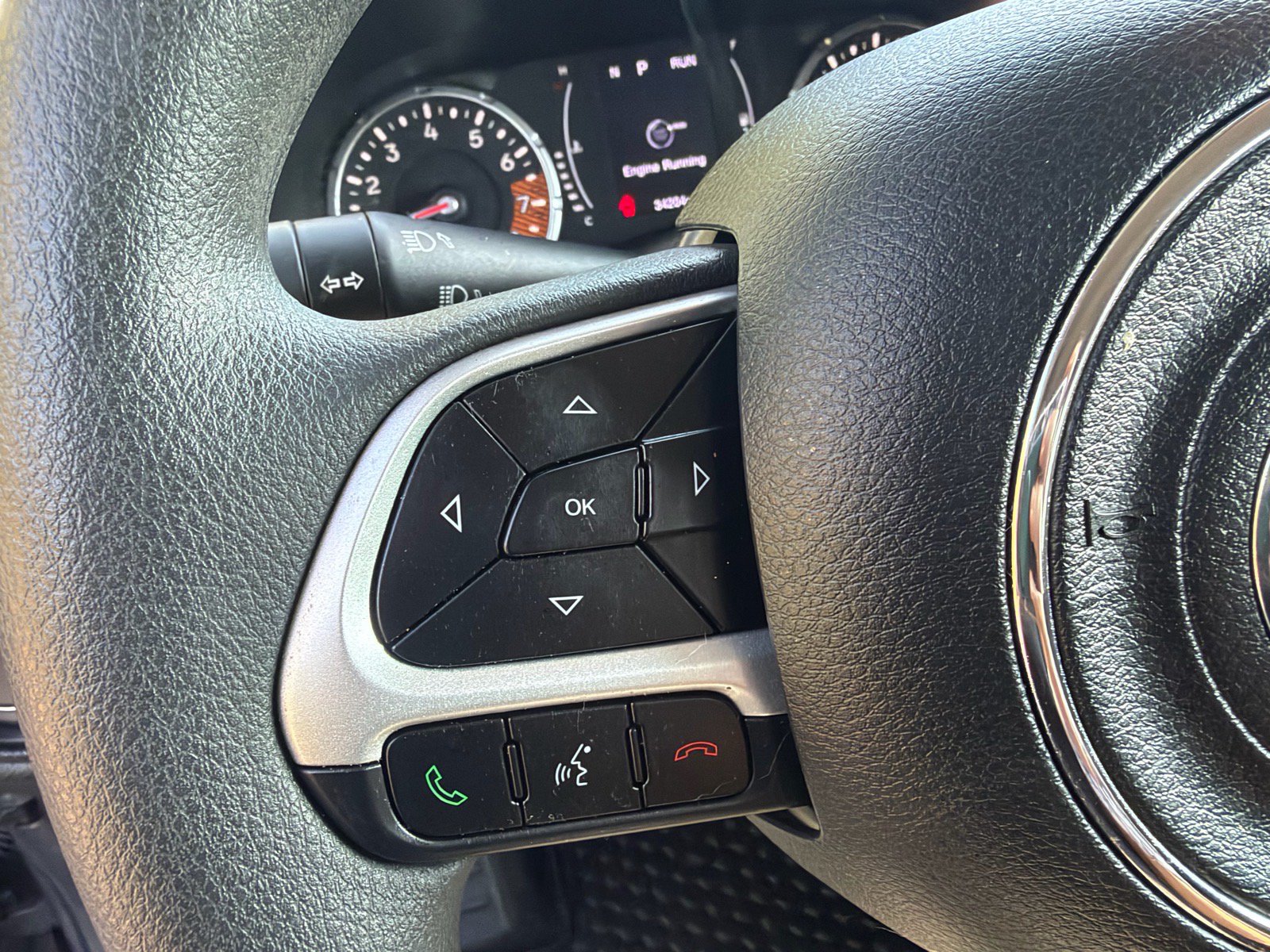 Used 2023 Jeep Renegade Latitude AWD/4WD image 28