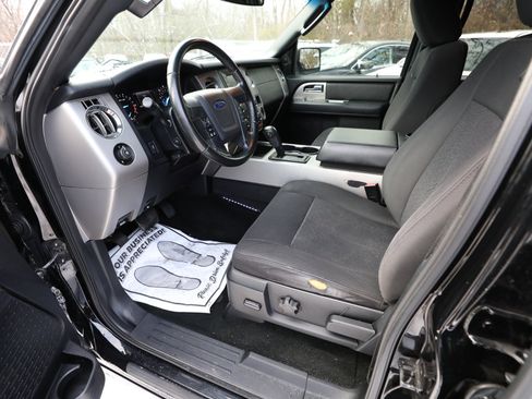 Used 2016 Ford Expedition EL XLT image 19