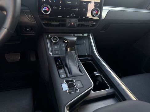 Used 2024 Lexus GX 550 w/ Accessory Package (Z1) AWD/4WD image 15