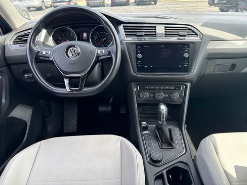 Used 2019 Volkswagen Tiguan SE AWD/4WD image 16