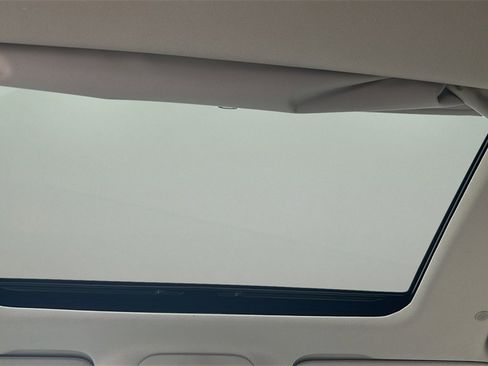 Used 2023 Buick Enclave Avenir image 15