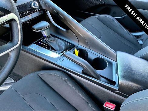 Used 2023 Hyundai Elantra SEL w/ Preferred Accessory Package image 17