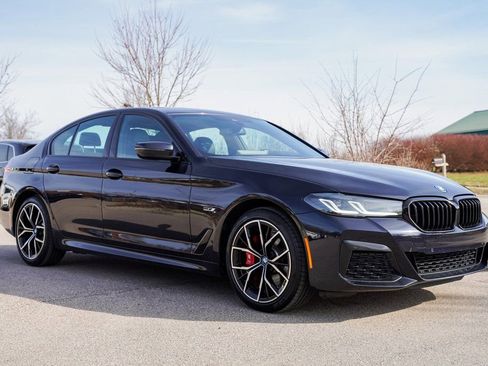 Used 2023 BMW 530e xDrive w/ Premium Package image 12