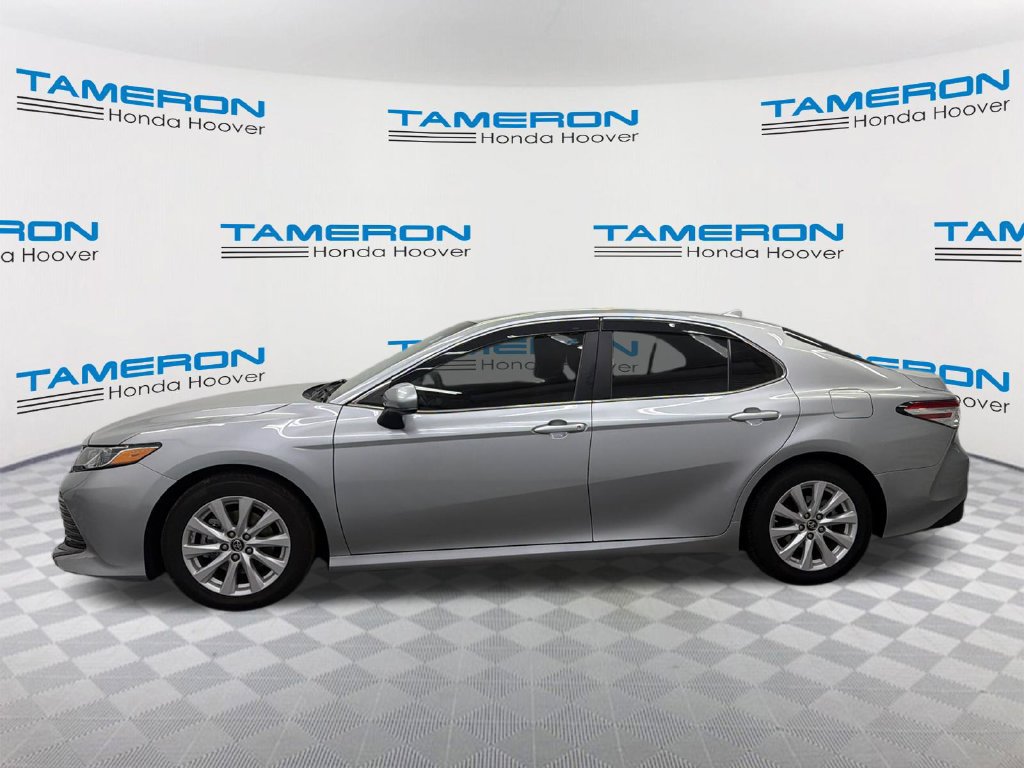 Used 2019 Toyota Camry LE FWD image 2