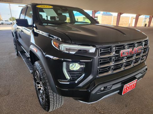 Used 2025 GMC Canyon AT4 w/ AT4 Premium Package AWD/4WD image 5