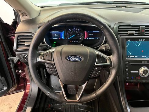 Used 2018 Ford Fusion Titanium image 18