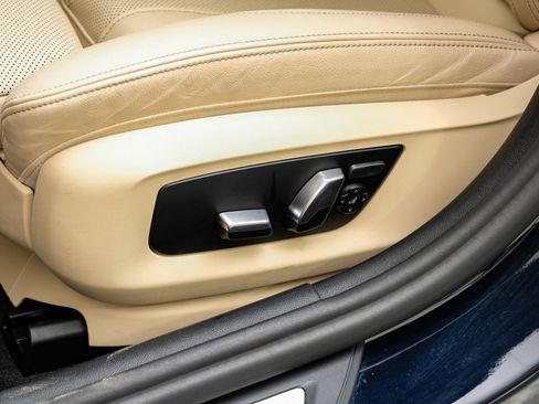 Used 2023 BMW 530e 530e iPerformance w/ M Sport Package image 36