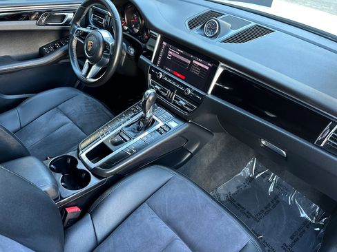 Used 2020 Porsche Macan image 16
