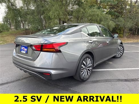 Used 2023 Nissan Altima 2.5 SV image 5