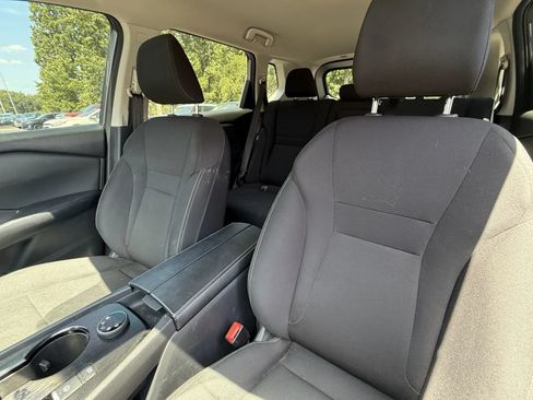 Used 2025 Nissan Rogue S AWD/4WD image 8