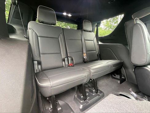 Used 2022 GMC Yukon SLT w/ SLT Premium Package AWD/4WD image 25