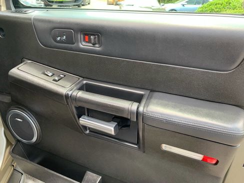 Used 2005 HUMMER H2 SUT w/ Preferred Equipment Group image 23