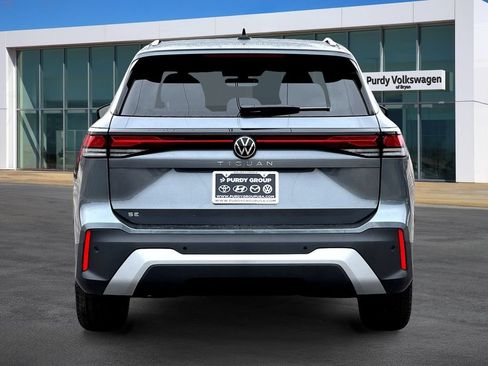 New 2026 Volkswagen Tiguan SE FWD image 7