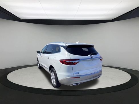 Used 2021 Buick Enclave Essence image 6