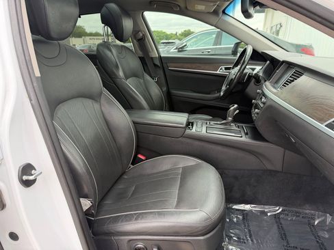 Used 2015 Hyundai Genesis 5.0 RWD image 23