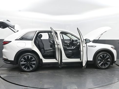 Used 2024 MAZDA CX-90 Plug-In Hybrid w/ Premium Pkg image 43