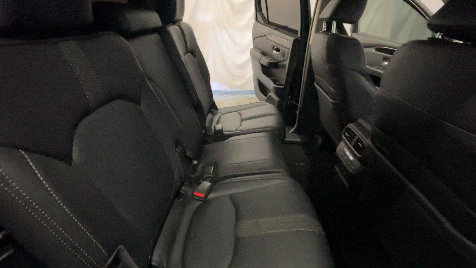 Certified 2025 Honda Pilot EX-L image 26