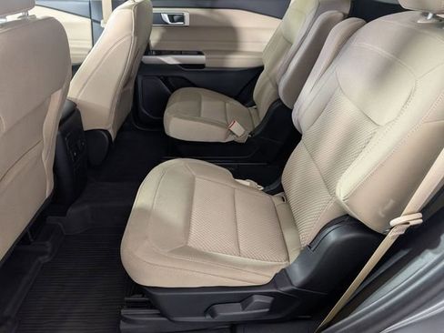 Used 2023 Ford Explorer XLT RWD image 27