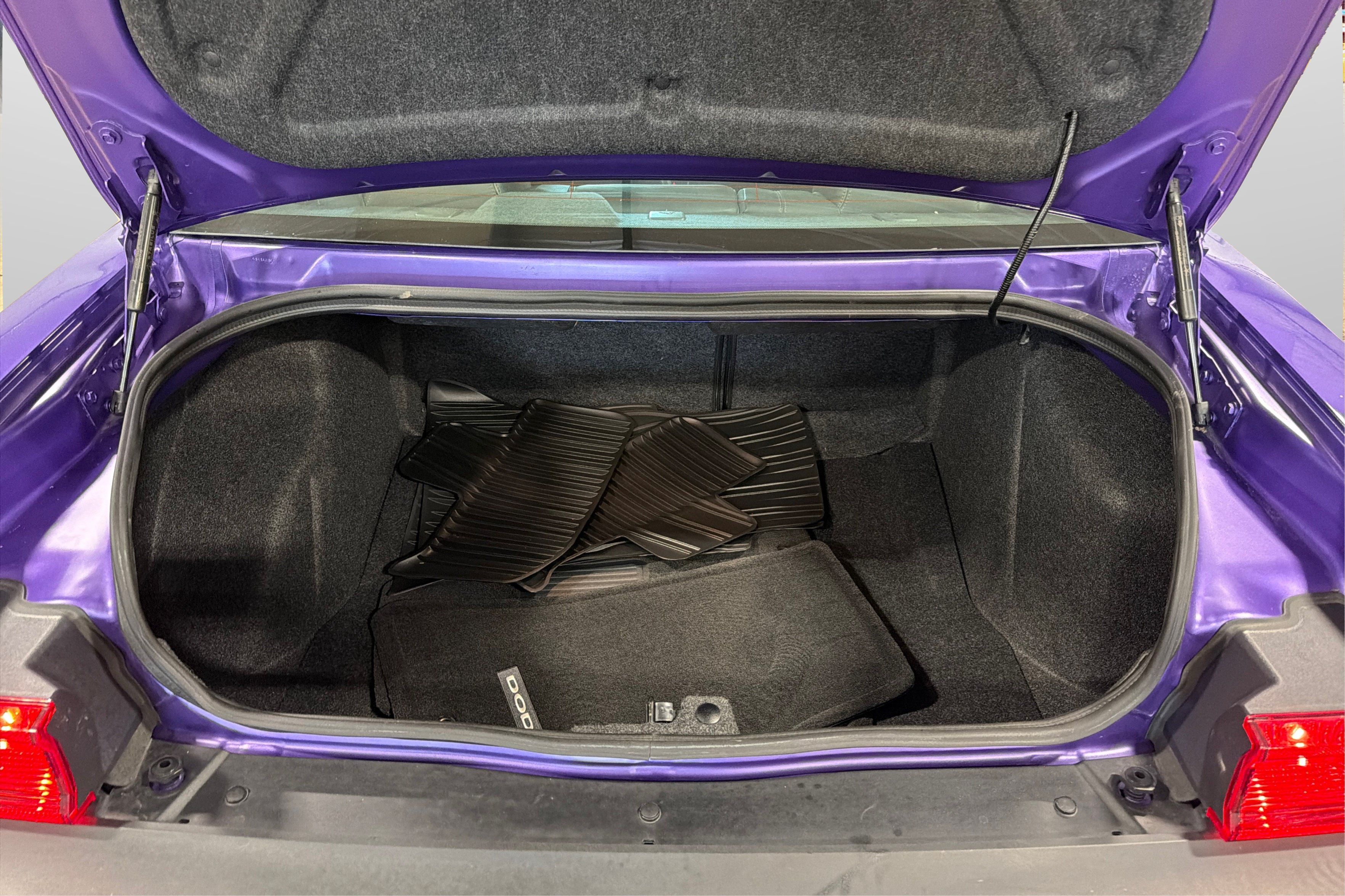 Used 2014 Dodge Challenger R/T RWD image 43