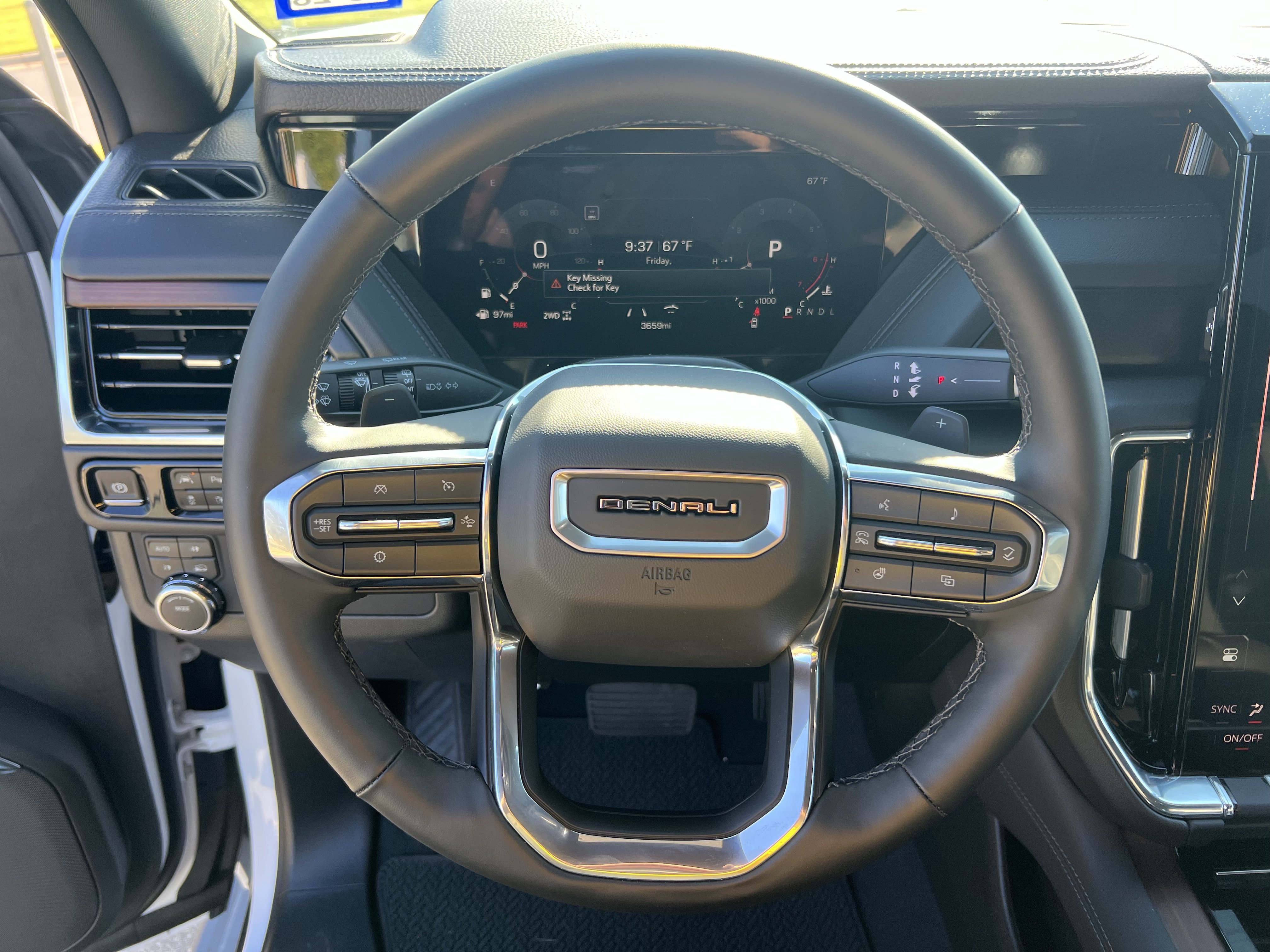 Used 2026 GMC Yukon Denali w/ Sun & Power Step Package AWD/4WD image 19