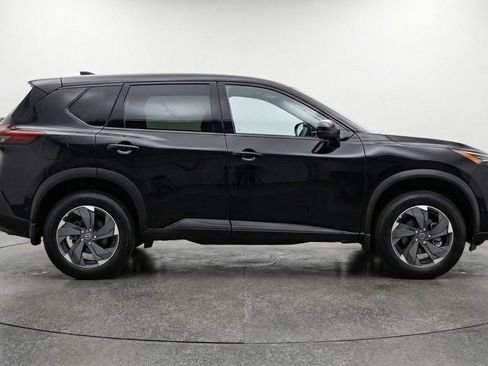 Used 2025 Nissan Rogue SV image 11