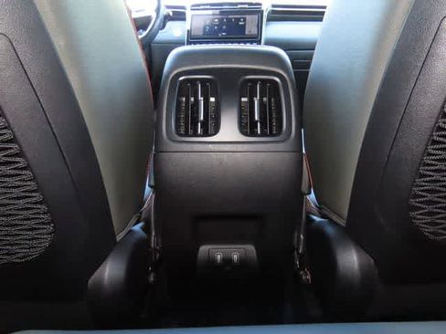 Used 2022 Hyundai Santa Cruz Limited AWD/4WD image 25