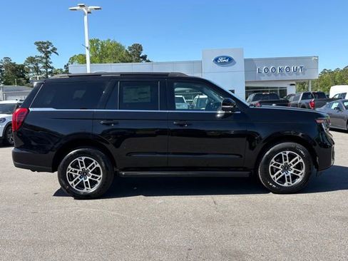 New 2026 Ford Expedition Active RWD image 6