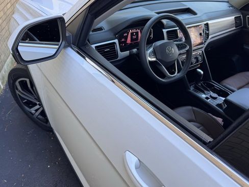 Used 2021 Volkswagen Atlas SEL Premium image 33