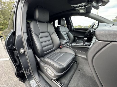 Certified 2026 Porsche Macan AWD/4WD image 21