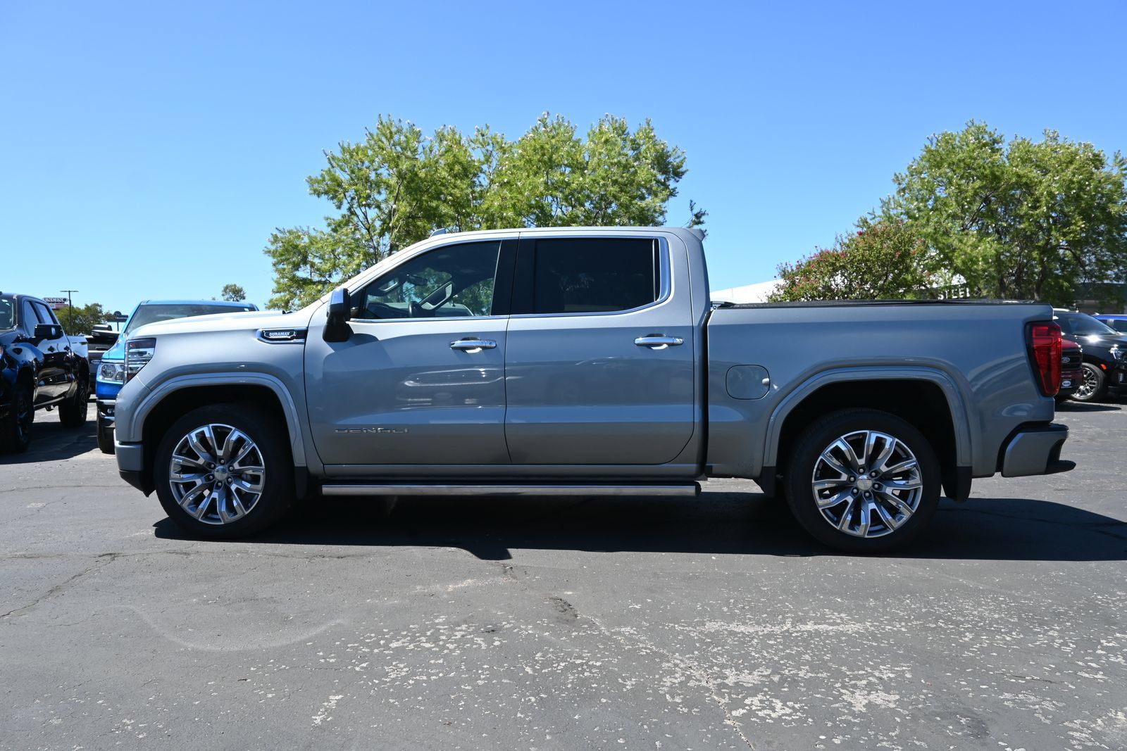 Used 2025 GMC Sierra 1500 Denali AWD/4WD image 6