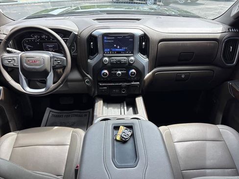 Used 2022 GMC Sierra 1500 SLT w/ SLT Premium Plus Package AWD/4WD image 11