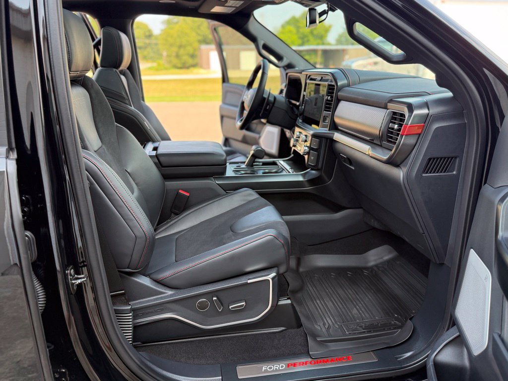 Used 2025 Ford F150 Raptor AWD/4WD image 49