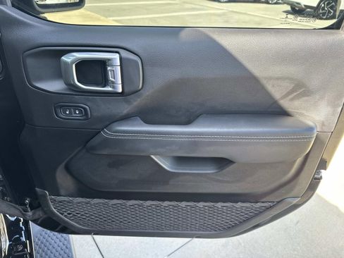 Used 2022 Jeep Wrangler Unlimited Sahara w/ Cold Weather Group image 13