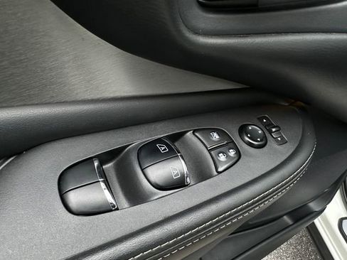 Used 2019 Nissan Murano S image 15