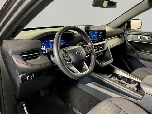 Used 2025 Ford Explorer ST-Line AWD/4WD image 17