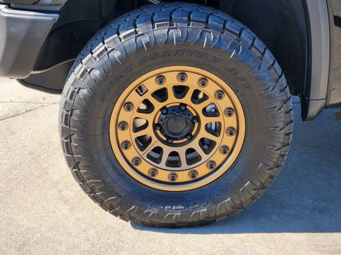 Used 2024 GMC Sierra 1500 AT4X image 31