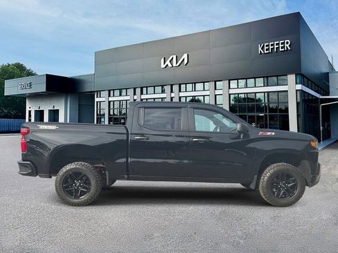 Used 2021 Chevrolet Silverado 1500 Custom Trail Boss w/ Midnight Edition AWD/4WD image 9