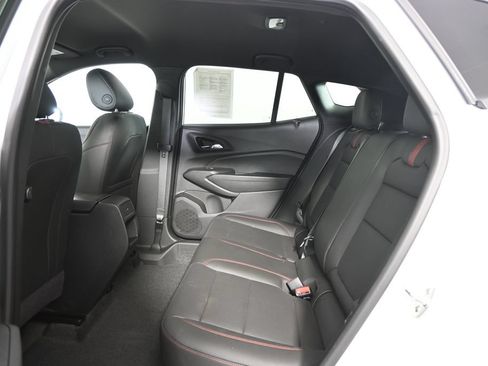 Used 2024 Chevrolet Trax RS FWD image 17