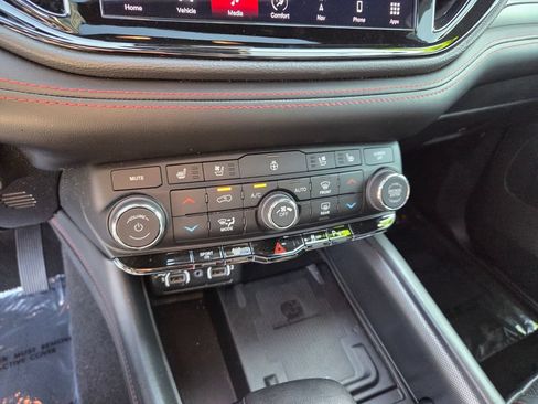 Used 2023 Dodge Durango R/T RWD image 29