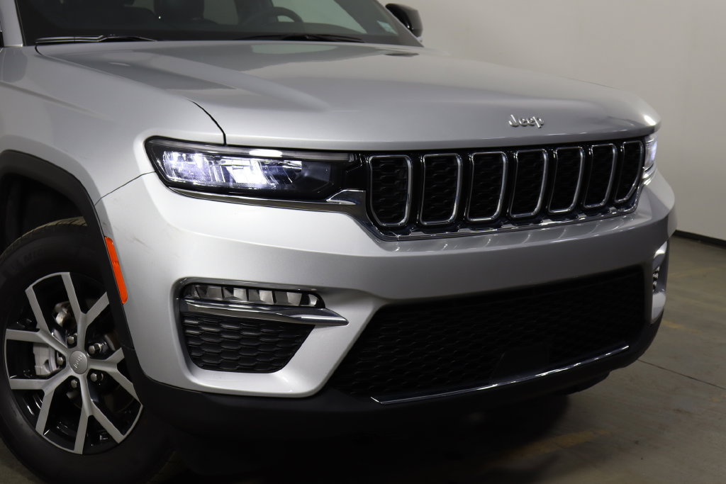 Used 2025 Jeep Grand Cherokee Limited AWD/4WD image 55