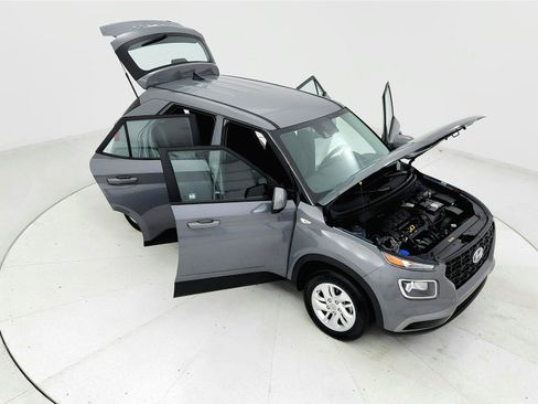 Used 2021 Hyundai Venue SE FWD image 24