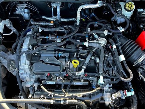 Used 2021 Ford Escape SE image 32