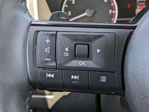 Used 2023 Nissan Rogue SL w/ SL Premium Package FWD image 30