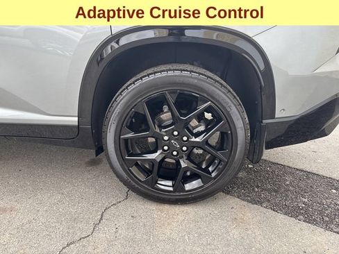 Used 2025 Chevrolet Traverse RS AWD/4WD image 9